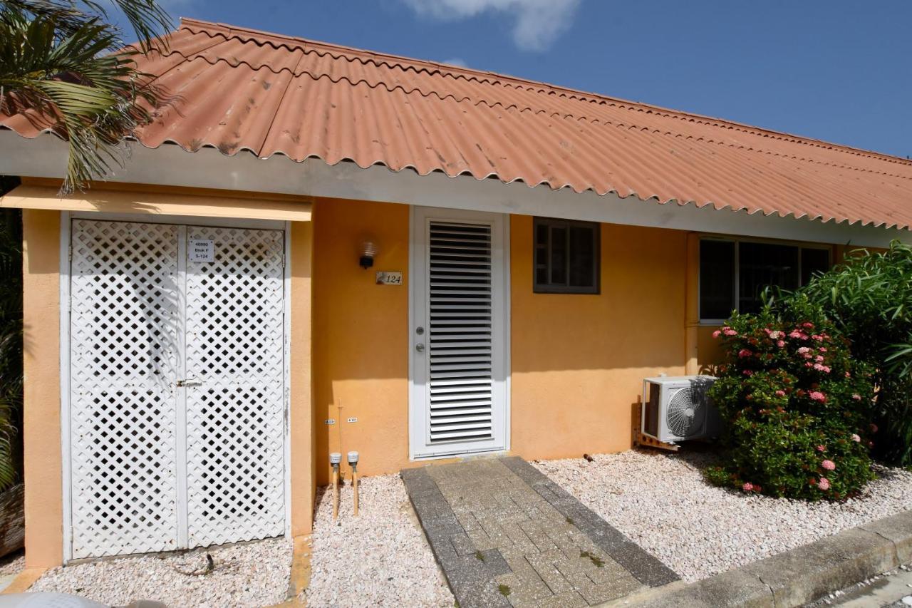 Seru Coral Apartment Willemstad Bagian luar foto